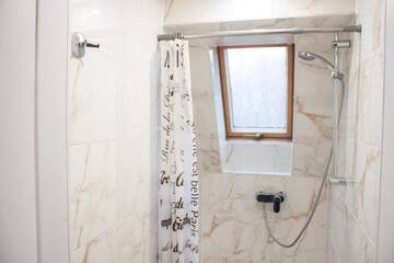 Фото номера Кровать в общем 4-местном номере для мужчин и женщин Хостелы SPA Hostel Zolote Runo, Boryspil г. Борисполь 17